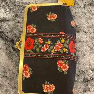 Make up clutch, NWT